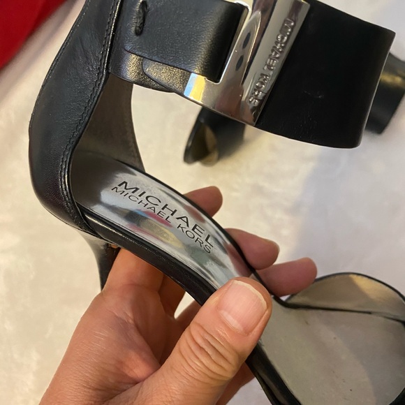 Michael Kors sandal - Picture 6 of 8